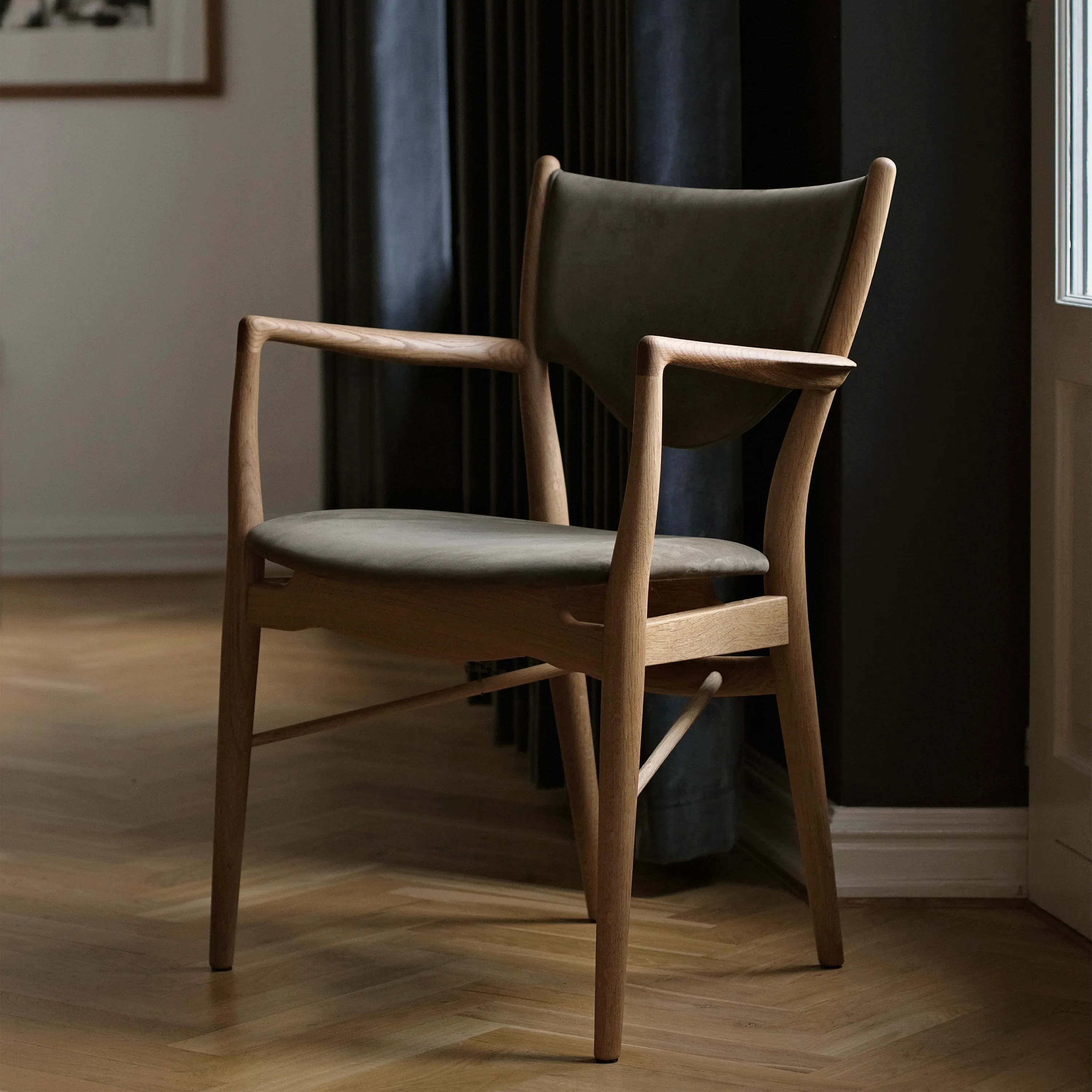 46 Armchair